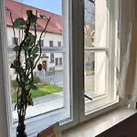 Appartement Altstadt - Stilvolle Familienfreundliche 78qm Am Zittauer Museum Und Zittauer Gebirge Im Herzen Der Oberlausitz Mit Eigenem Parkplatz Ideal Zum Wandern Im Dreilaendereck *