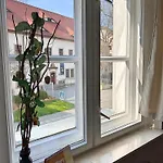 Appartement Altstadt - Stilvolle Familienfreundliche 78qm Am Zittauer Museum Und Zittauer Gebirge Im Herzen Der Oberlausitz Mit Eigenem Parkplatz Ideal Zum Wandern Im Dreilaendereck Zittau