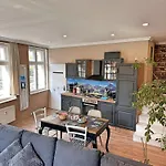 Appartement Altstadt - Stilvolle Familienfreundliche 78qm Am Zittauer Museum Und Zittauer Gebirge Im Herzen Der Oberlausitz Mit Eigenem Parkplatz Ideal Zum Wandern Im Dreilaendereck