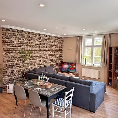 Apartment Altstadt - Stilvolle Familienfreundliche 78qm Am Zittauer Museum Und Zittauer Gebirge Im Herzen Der Oberlausitz Mit Eigenem Parkplatz Ideal Zum Wandern Im Dreilaendereck Zittau