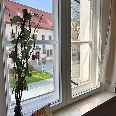 Appartement Altstadt - Stilvolle Familienfreundliche 78qm Am Zittauer Museum Und Zittauer Gebirge Im Herzen Der Oberlausitz Mit Eigenem Parkplatz Ideal Zum Wandern Im Dreilaendereck Zittau