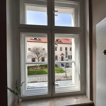 Altstadt - Stilvolle Familienfreundliche 78qm Am Zittauer Museum Und Zittauer Gebirge Im Herzen Der Oberlausitz Mit Eigenem Parkplatz Ideal Zum Wandern Im Dreilaendereck Apartment Zittau