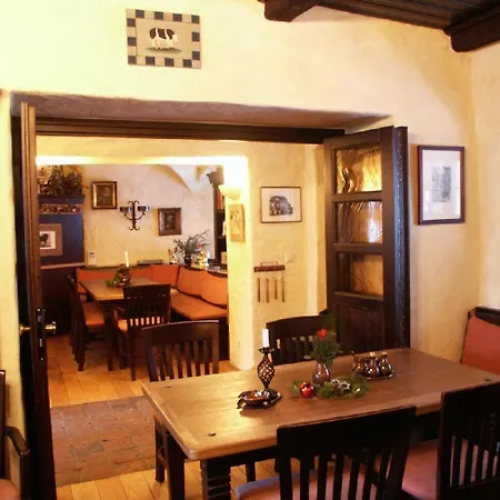 Altstadt - Stilvolle Familienfreundliche 78qm Am Zittauer Museum Und Zittauer Gebirge Im Herzen Der Oberlausitz Mit Eigenem Parkplatz Ideal Zum Wandern Im Dreilaendereck *