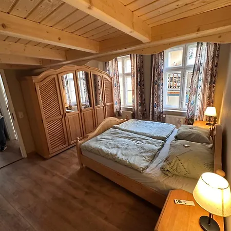 Altstadt - Stilvolle Familienfreundliche 78qm Am Zittauer Museum Und Zittauer Gebirge Im Herzen Der Oberlausitz Mit Eigenem Parkplatz Ideal Zum Wandern Im Dreilaendereck Zittau